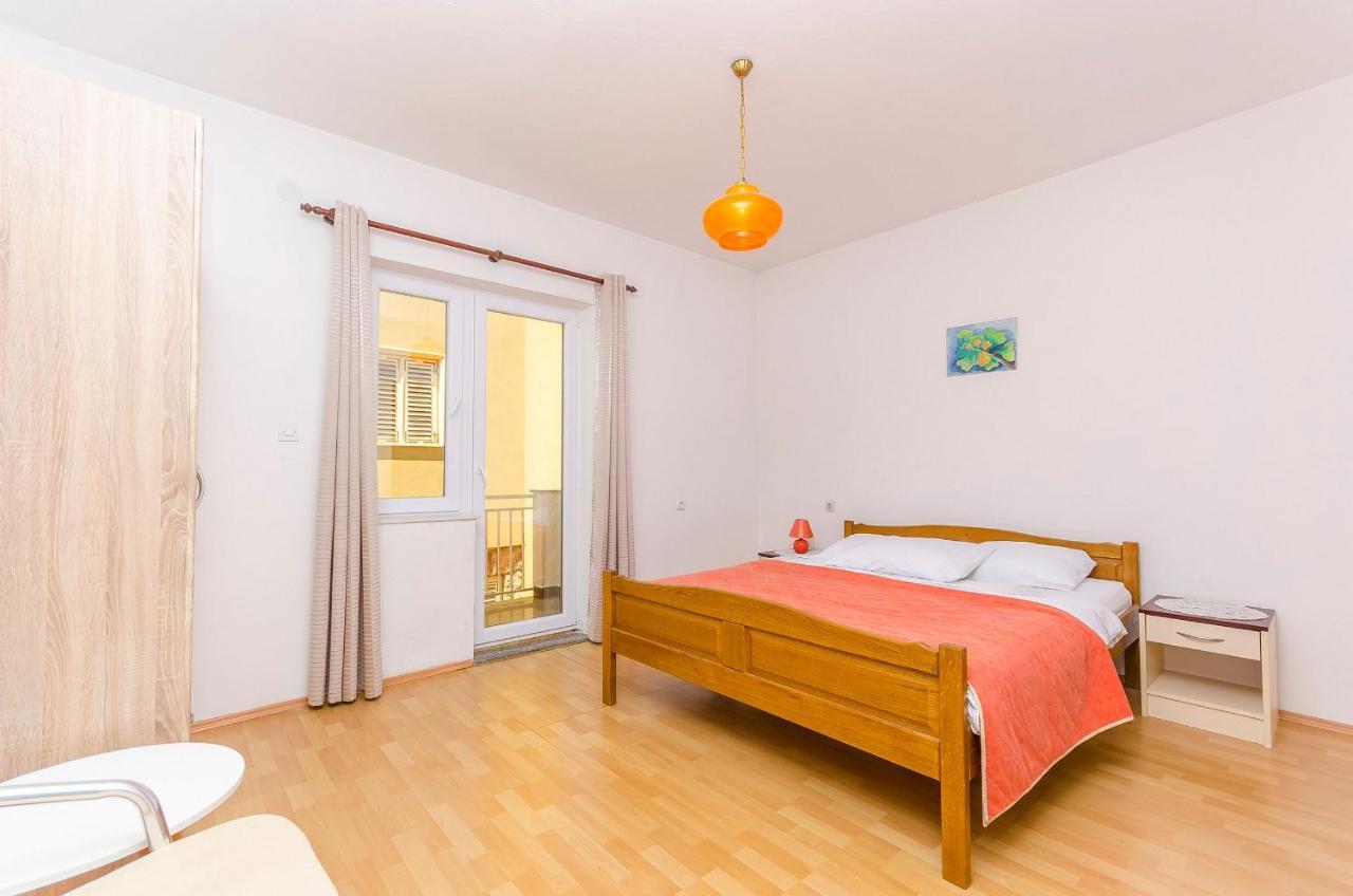 Apartments Zora Starigrad Paklenica Exterior photo