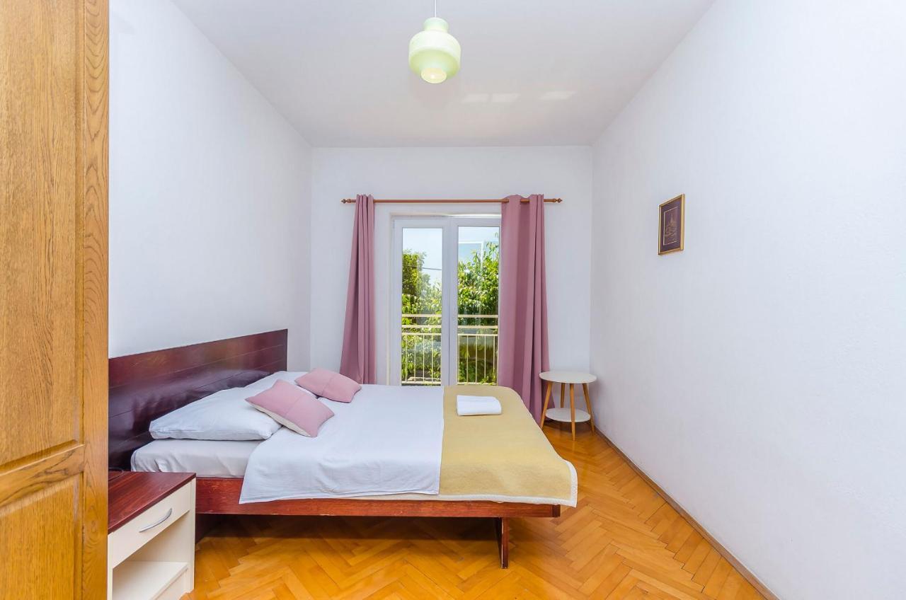 Apartments Zora Starigrad Paklenica Exterior photo
