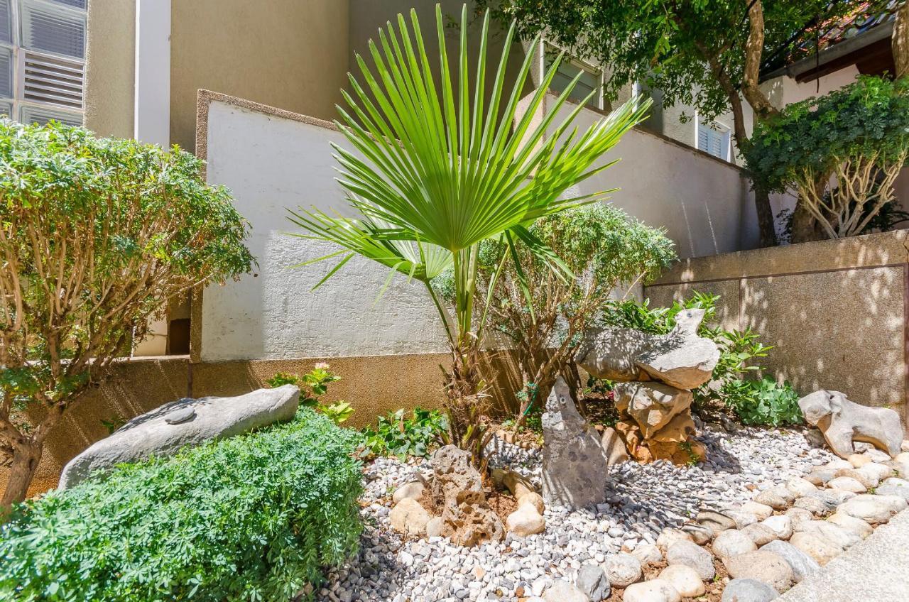 Apartments Zora Starigrad Paklenica Exterior photo